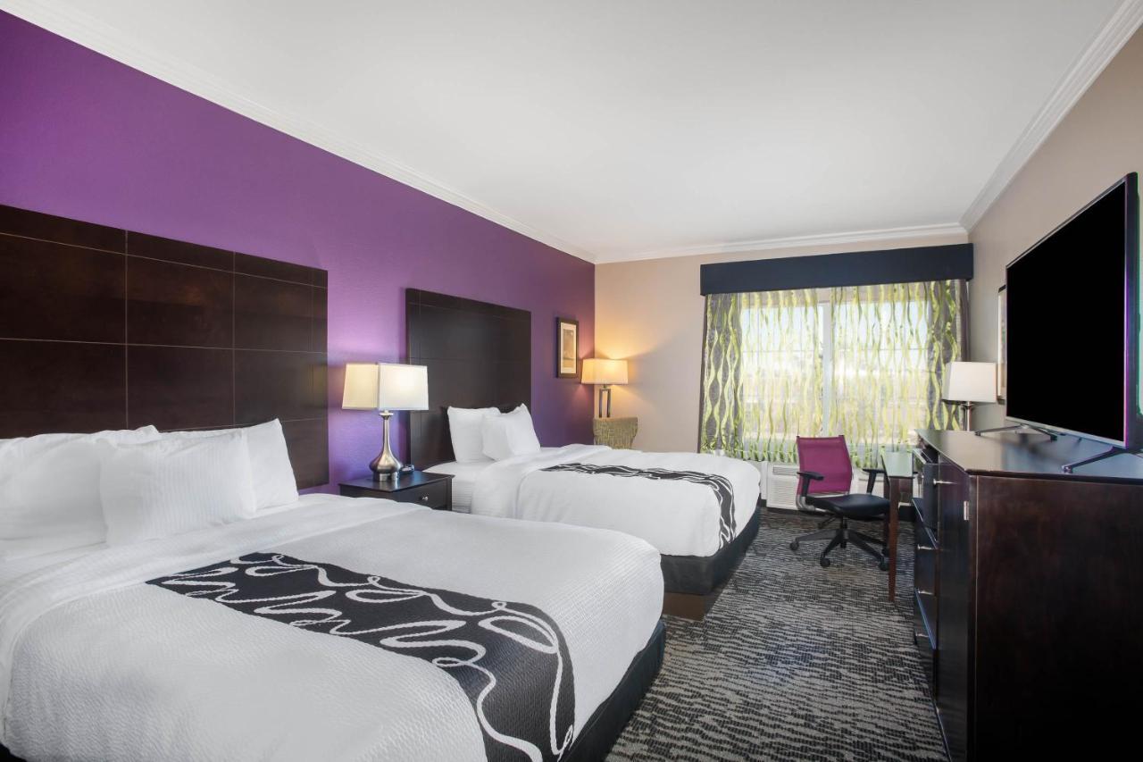 La Quinta By Wyndham Houston - Magnolia Hotel Exterior photo