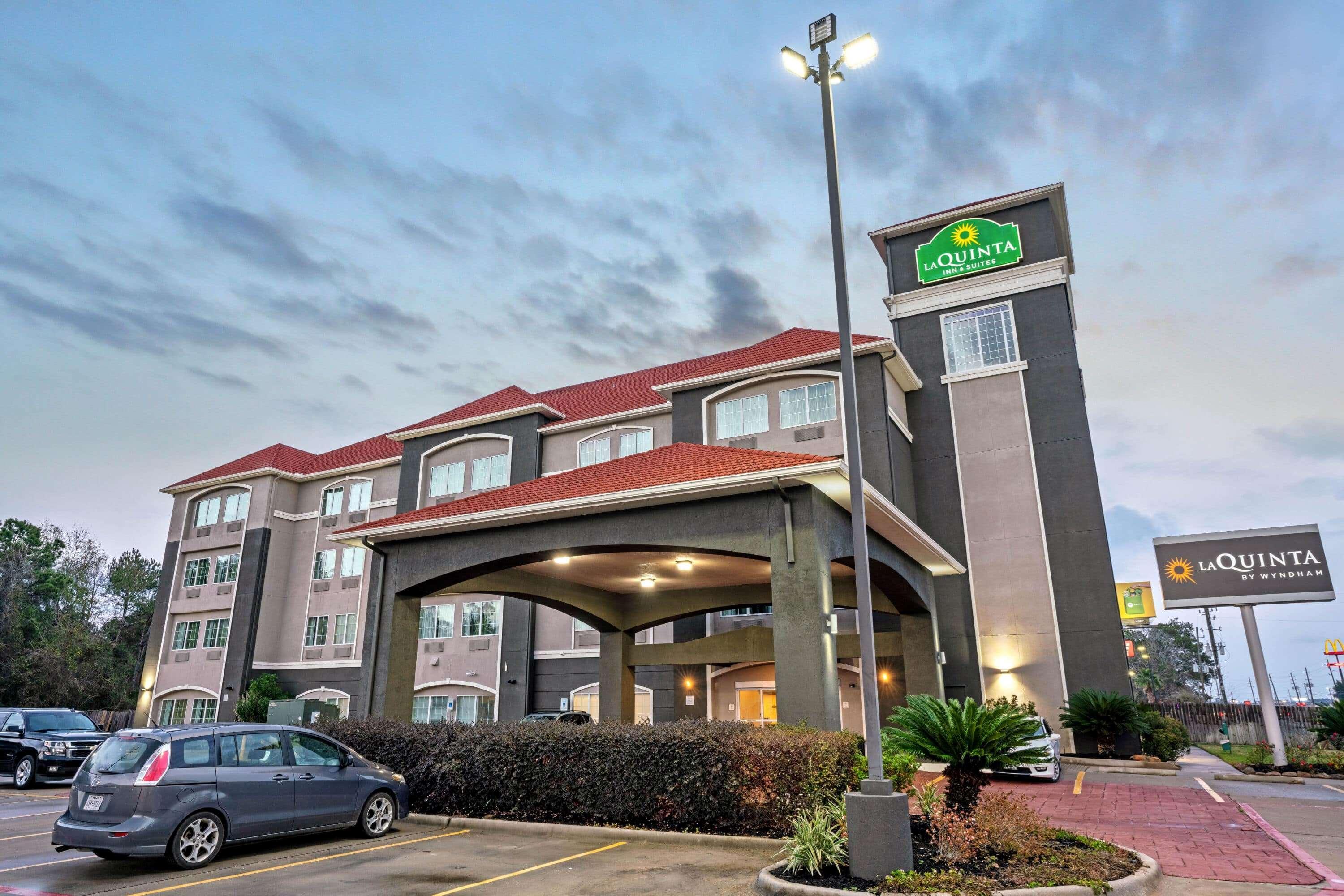 La Quinta By Wyndham Houston - Magnolia Hotel Exterior photo