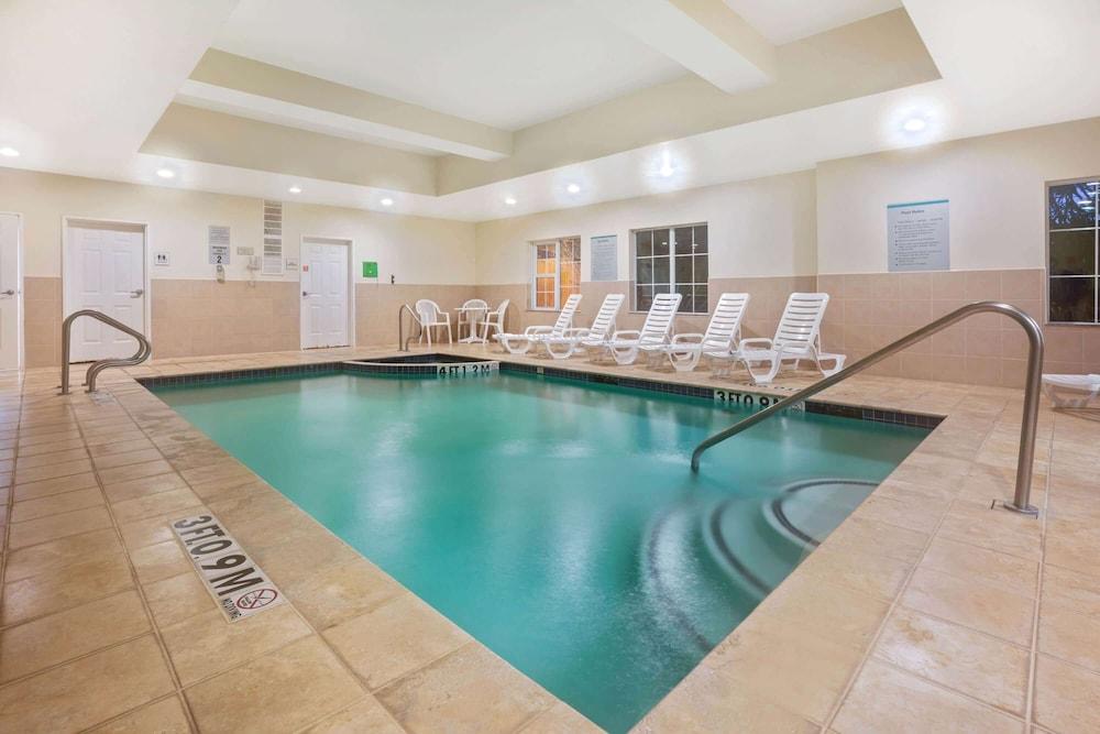 La Quinta By Wyndham Houston - Magnolia Hotel Exterior photo